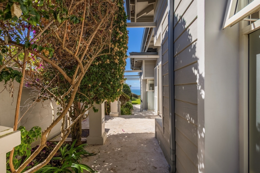 5 Bedroom Property for Sale in Whale Rock Beach Western Cape
